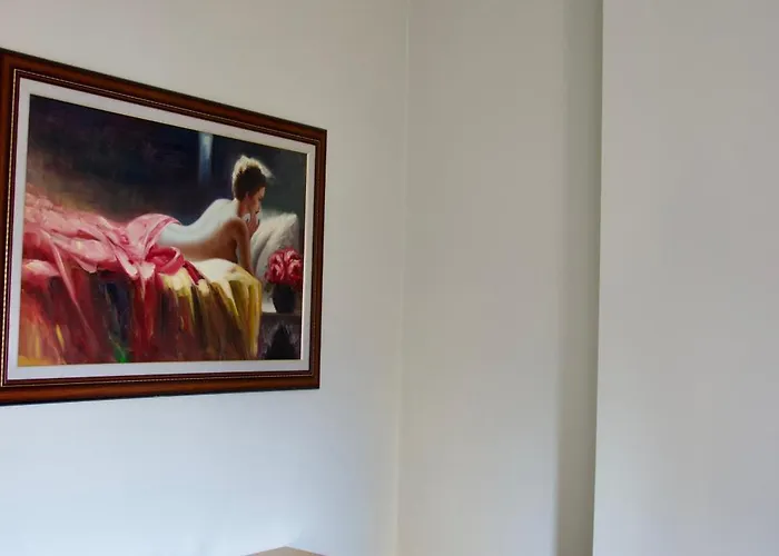 Center * ティラナ